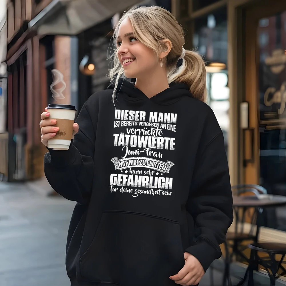 Diser Mann Ist Bereits Vergeben An Eine Verruckte Tatowierte Juni Frau